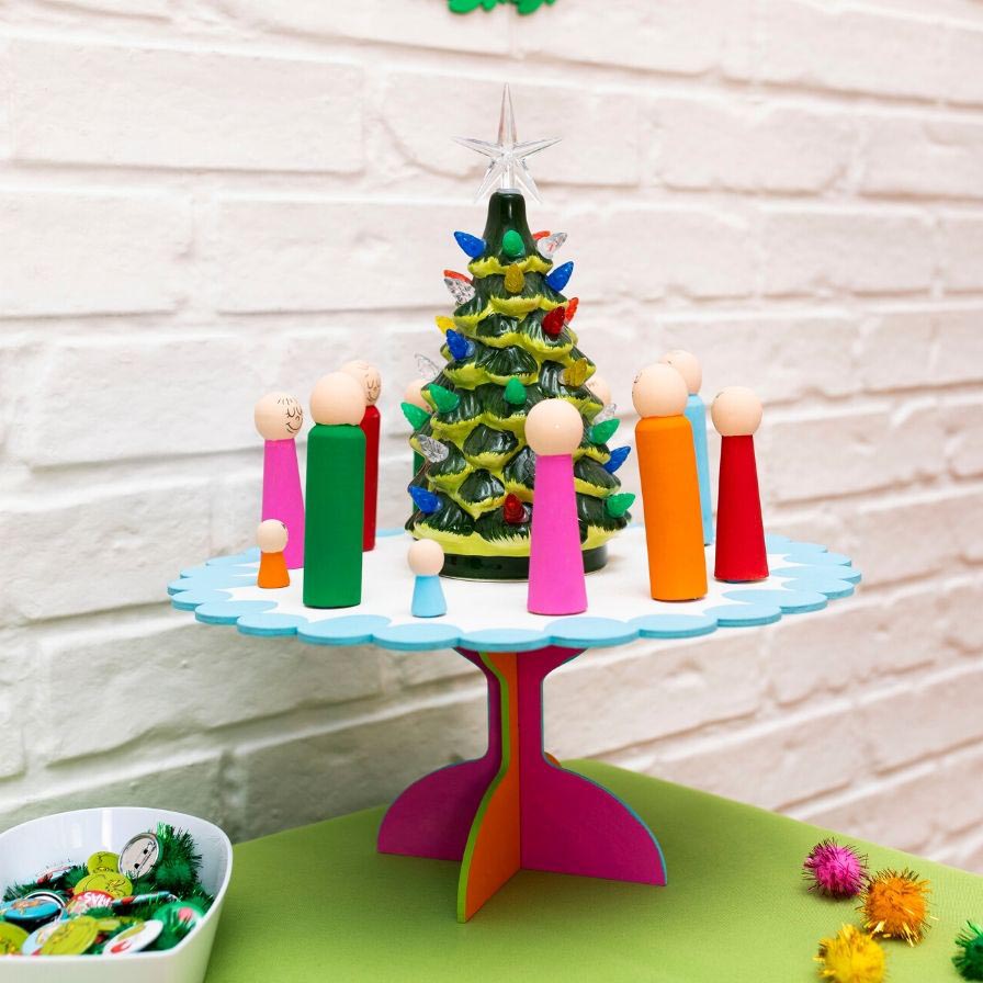 VINTAGE CHRISTMAS CENTERPIECE 
