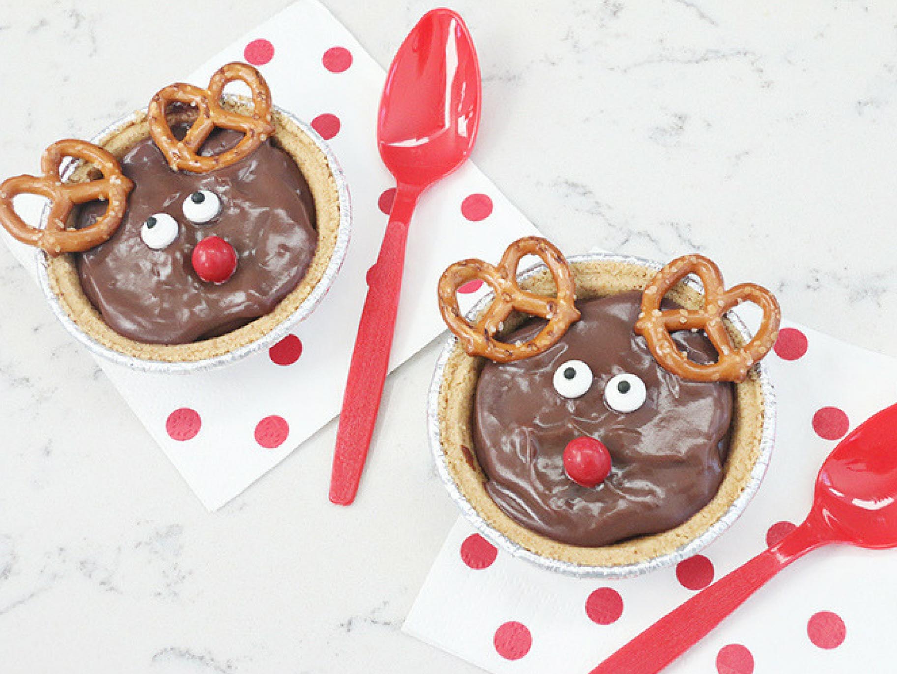 Mini Reindeer Pudding Pies