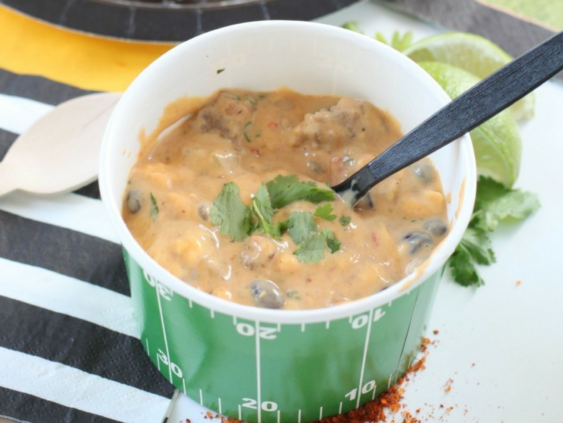 Cheesy Chili Dip