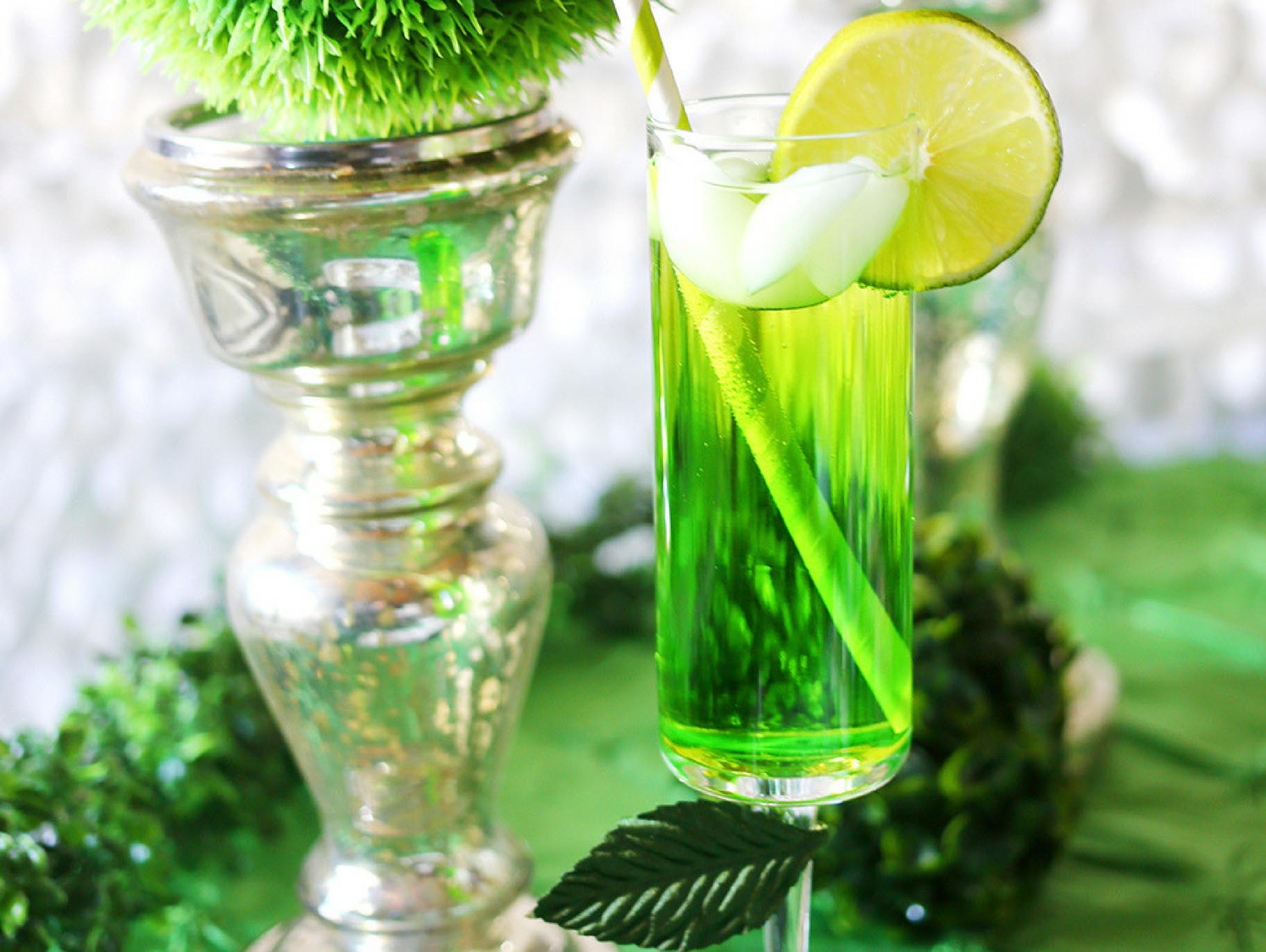 Pantone Greenery Signature Wedding Cocktail