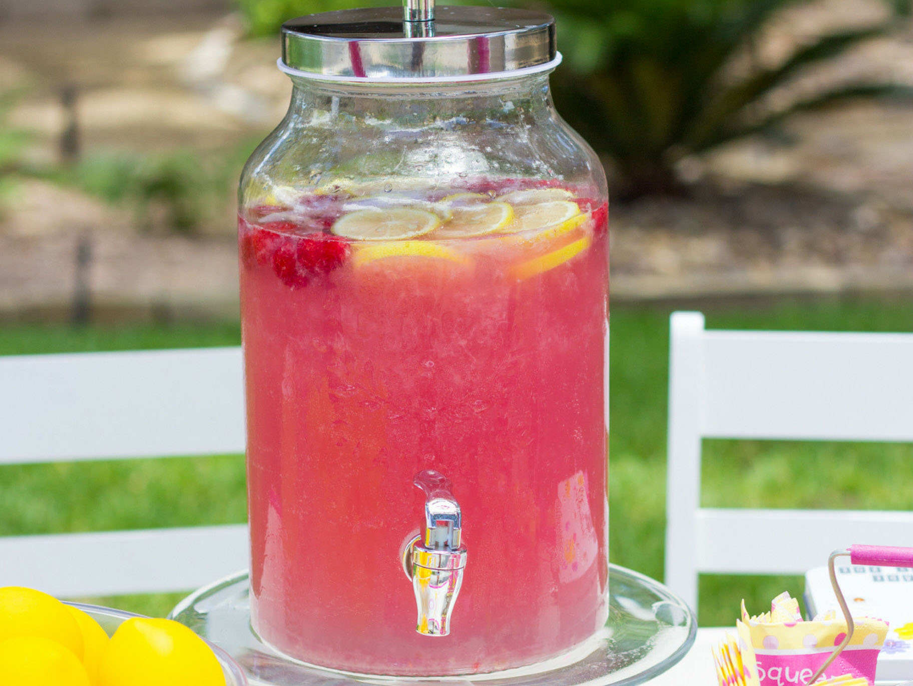 The Best Sparkling Pink Lemonade