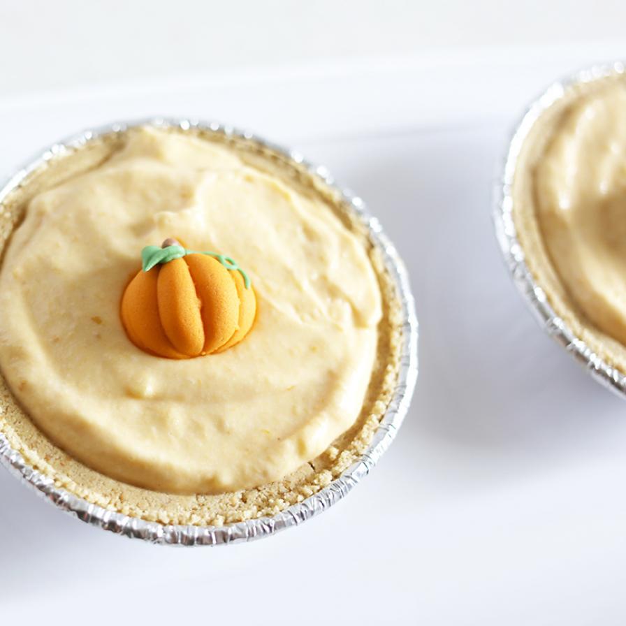 Mini Pumpkin Pudding Pies