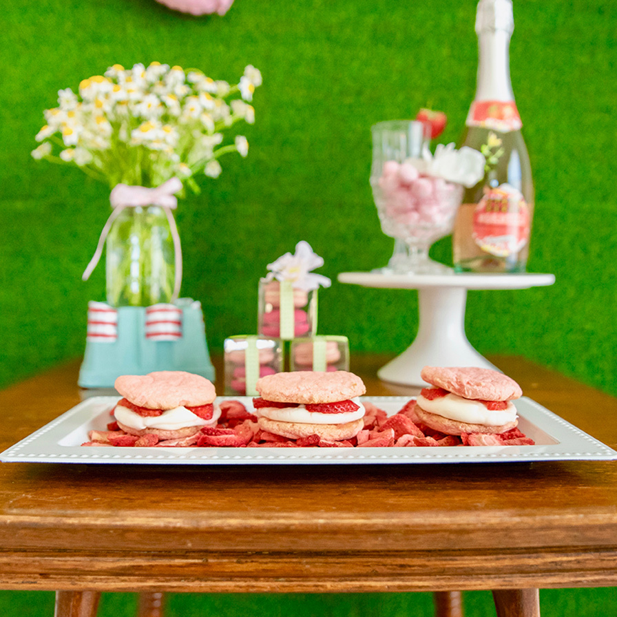 Strawberry Whoopie Pies
