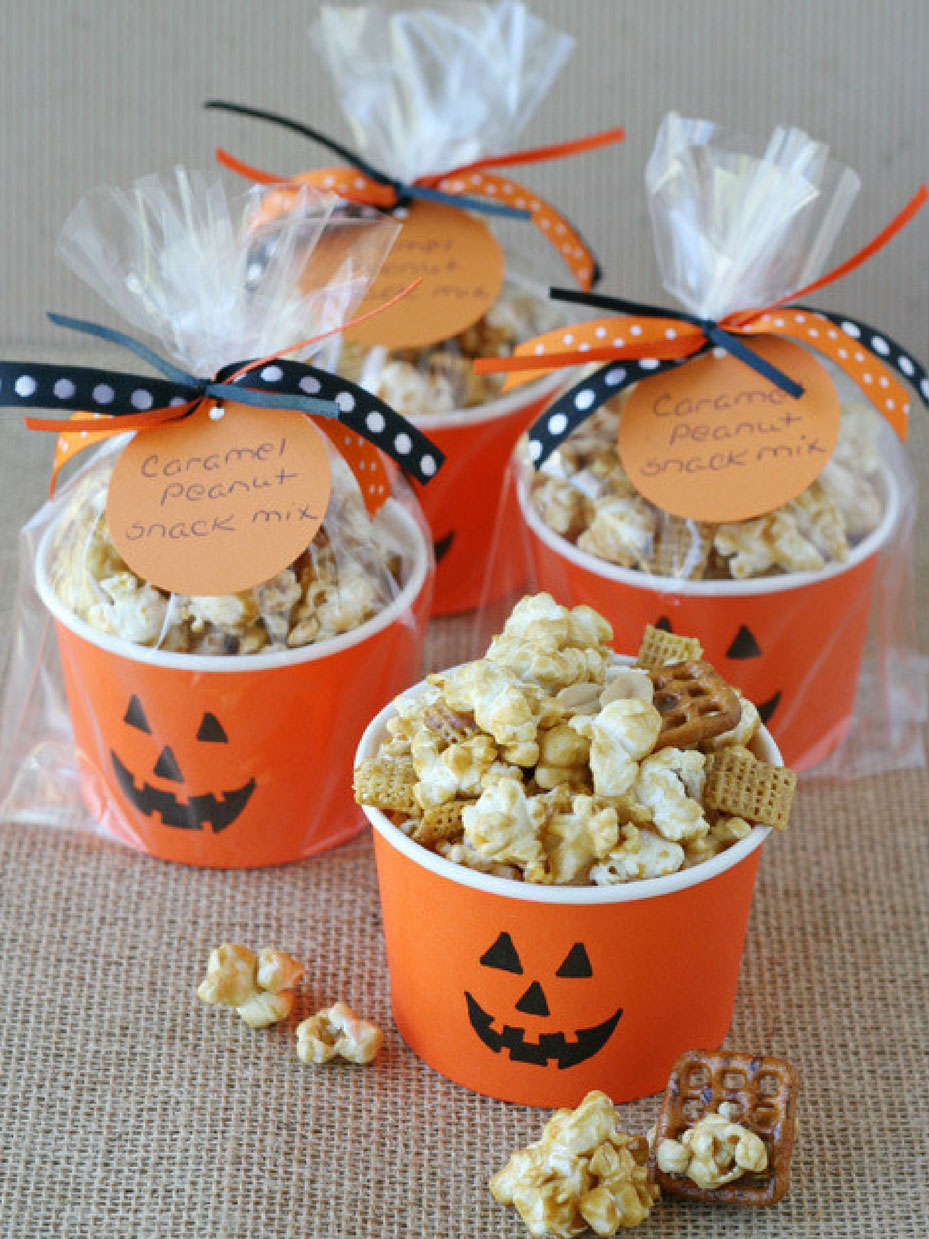 Homemade Caramel Corn Snack Mix