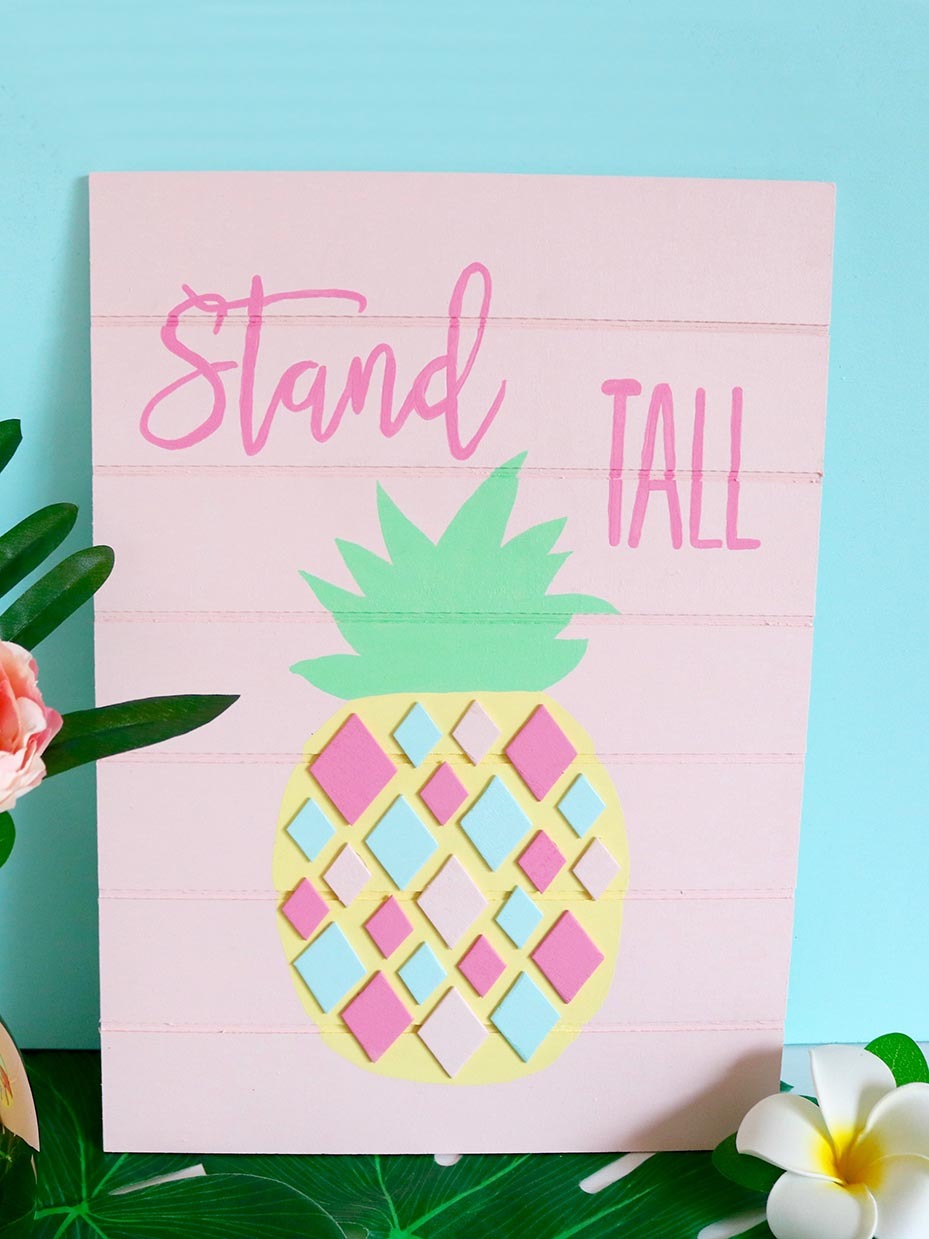 Wooden Pineapple Sign