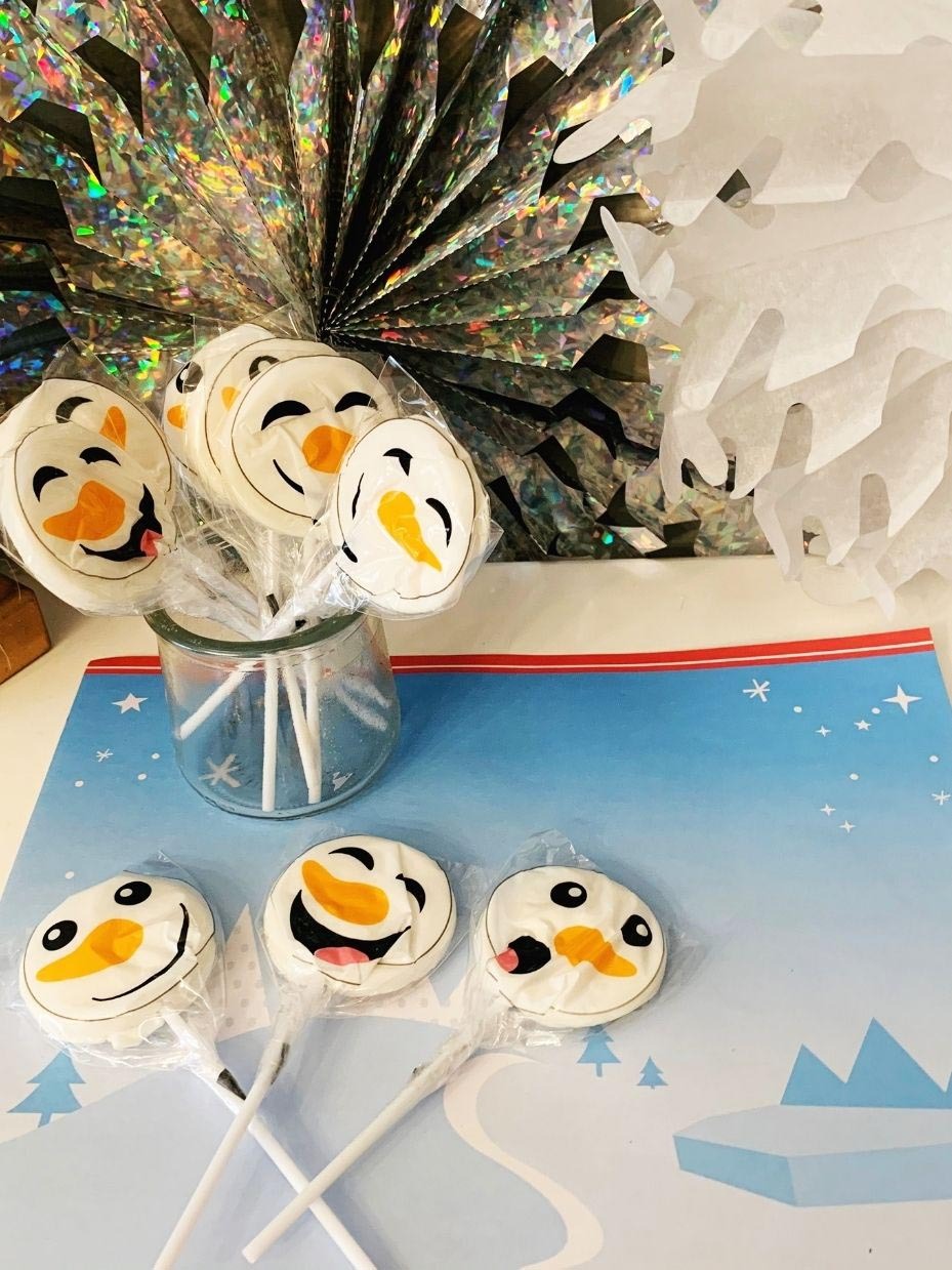 Snowman Face Lollipops