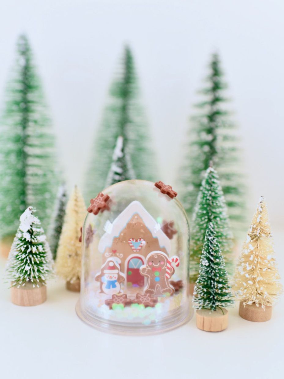 Gingerbread Glitter Snow Globe