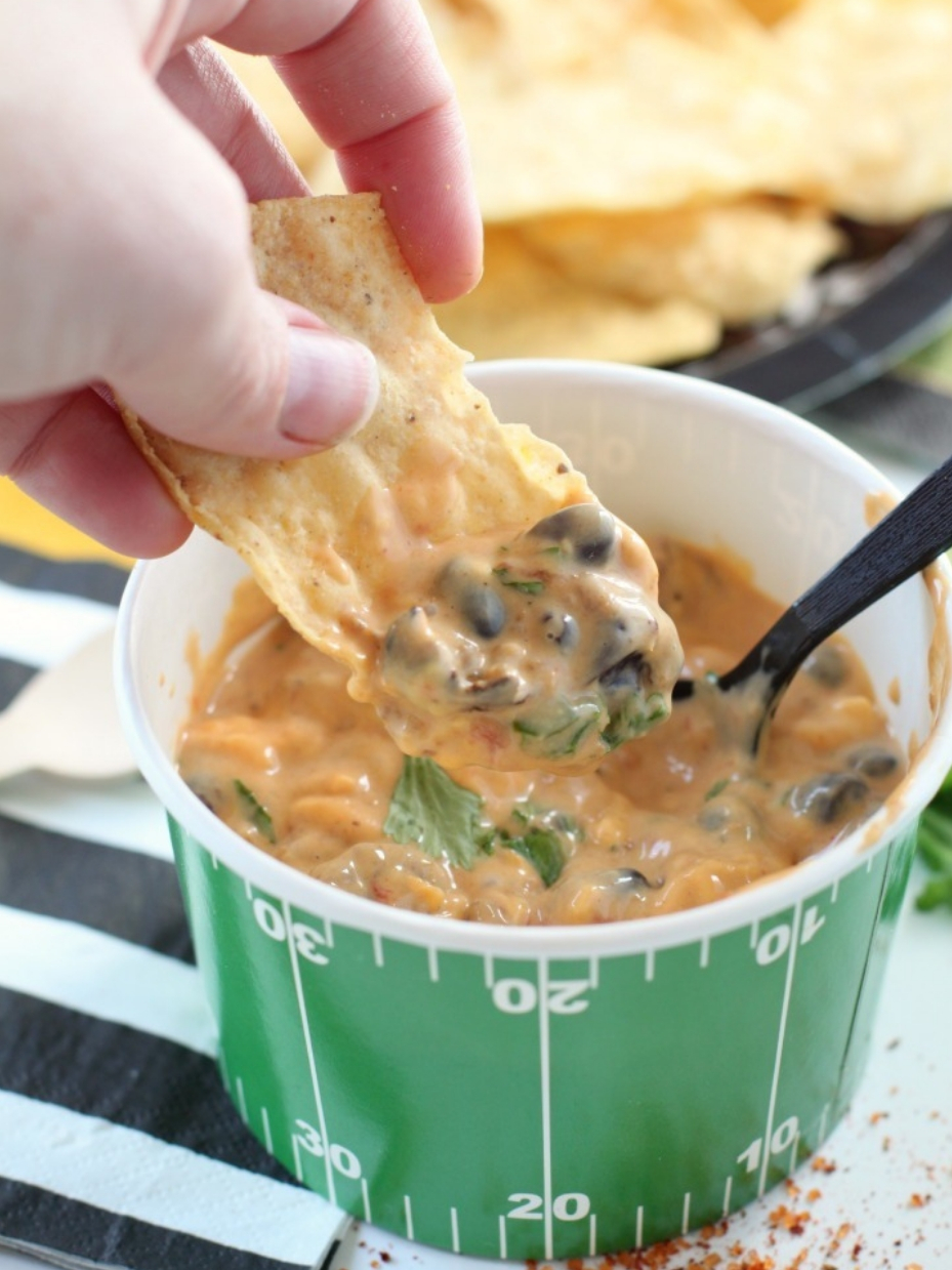 Cheesy Chili Dip