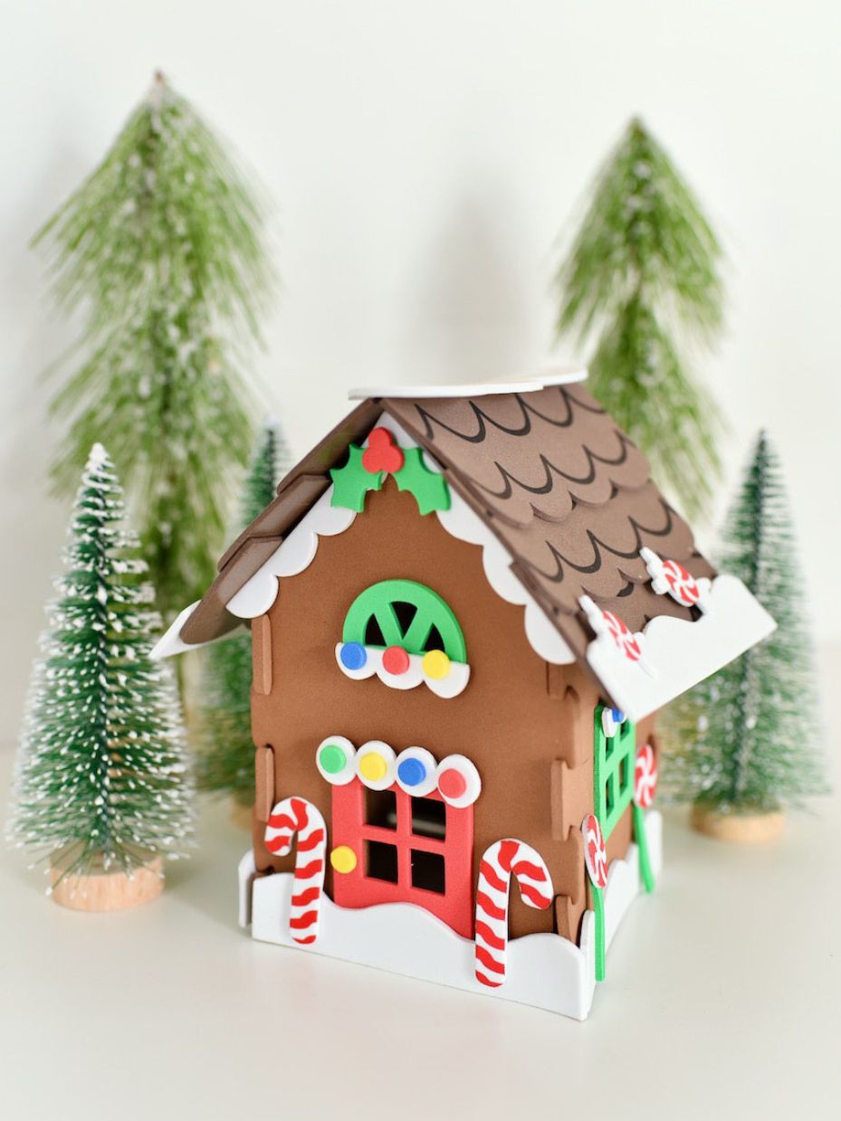 Cozy 3D Gingerbread House Decoration