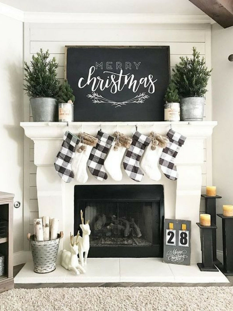 Farmhouse Christmas Mantel
