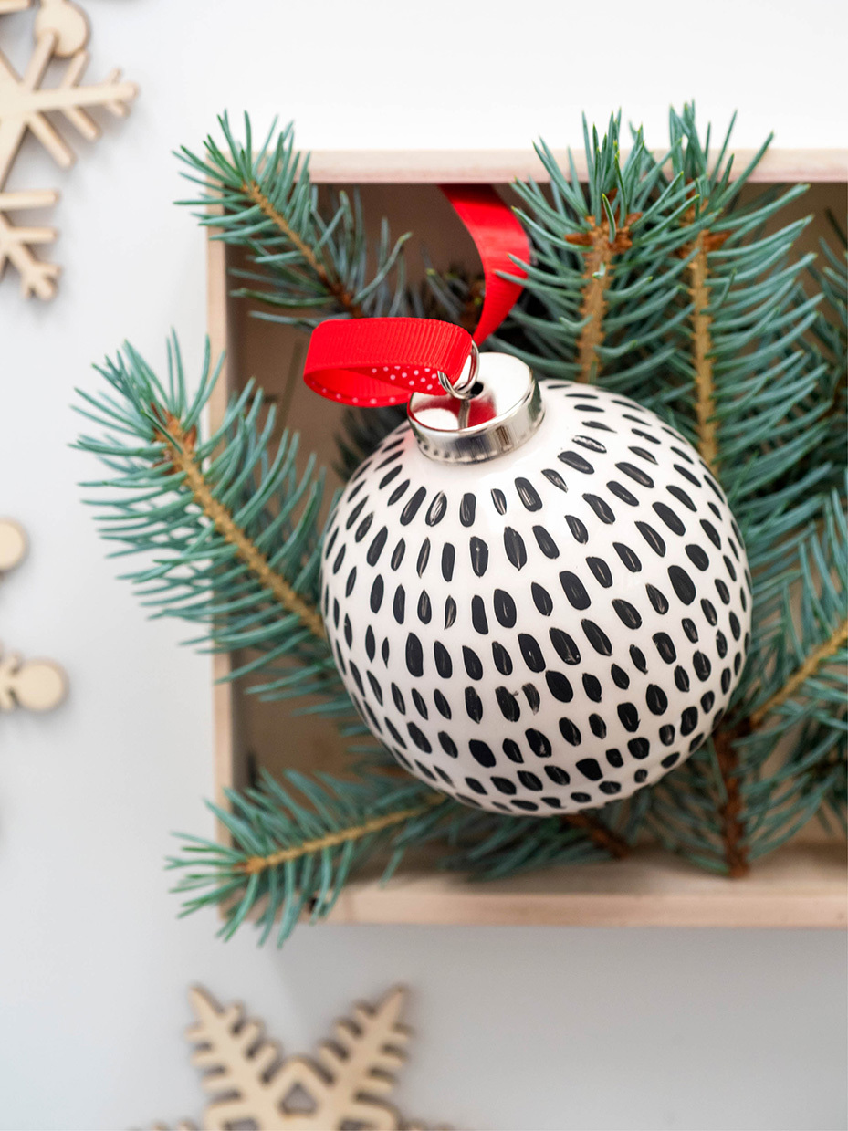 Decorating Ceramic Baubles  A Christmas Craft Project 