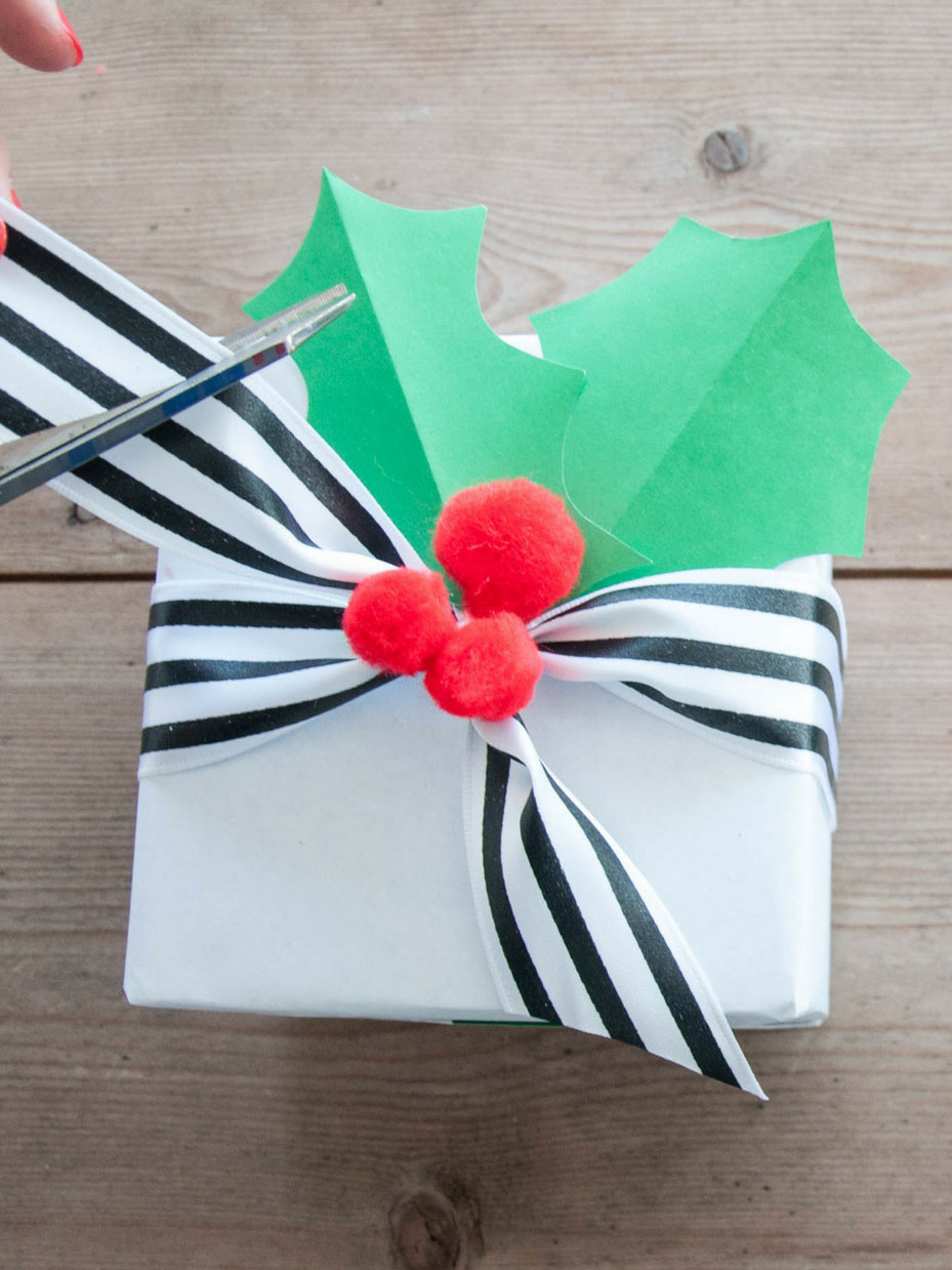 Easy DIY Christmas Confetti Ribbon Gift Wrapping Idea