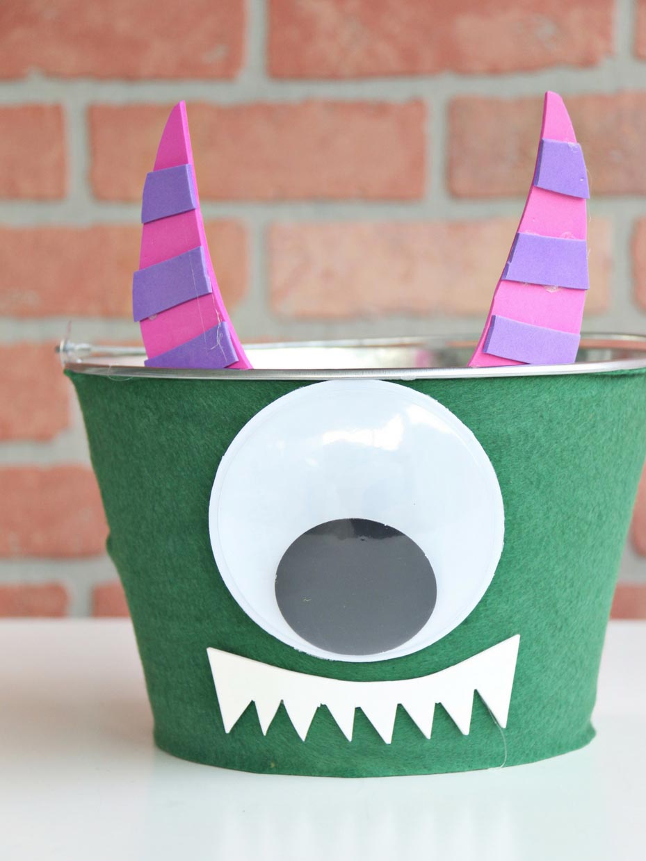 DIY Halloween Trick or Treat Character Buckets | Fun365