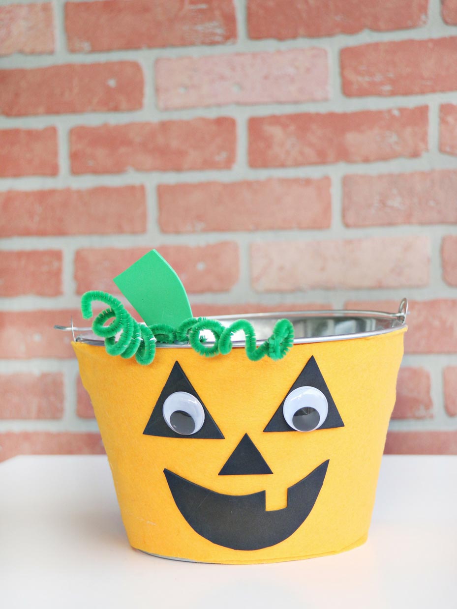 DIY Jack O' Lantern Trick or Treat Bucket