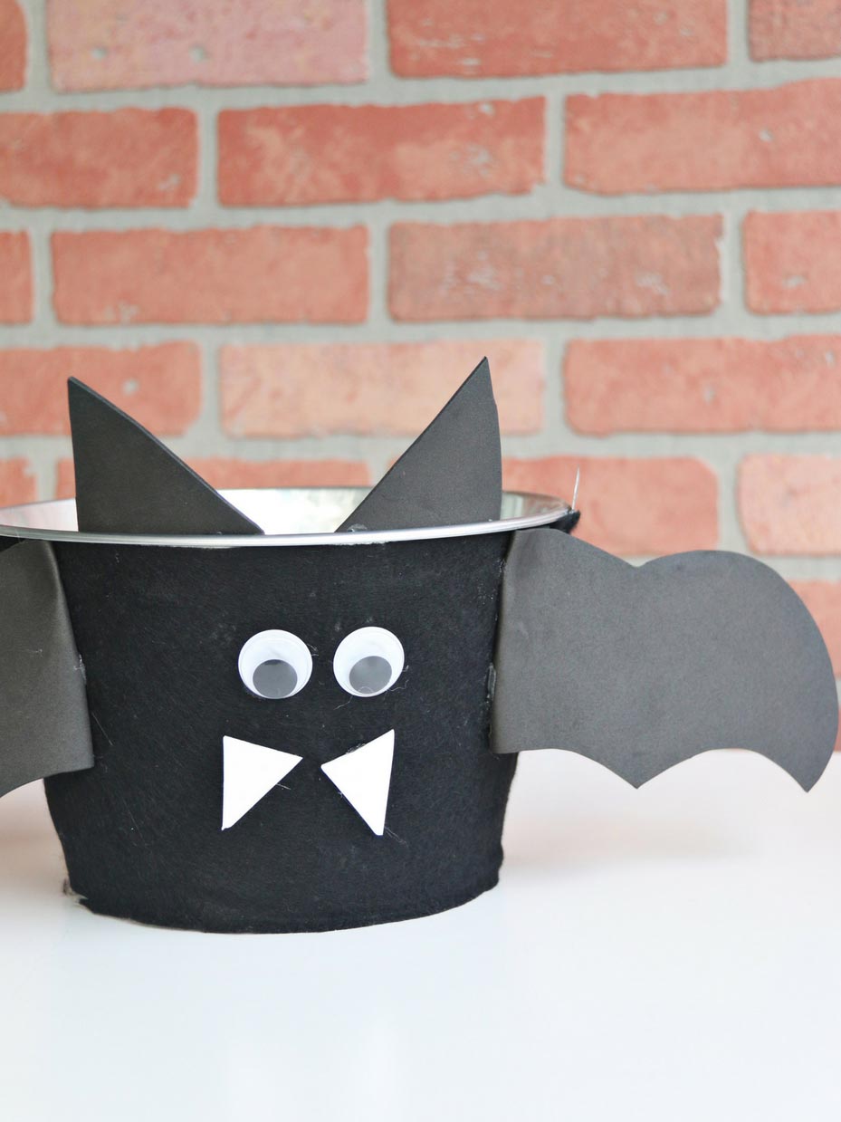 DIY Bat Trick or Treat Bucket