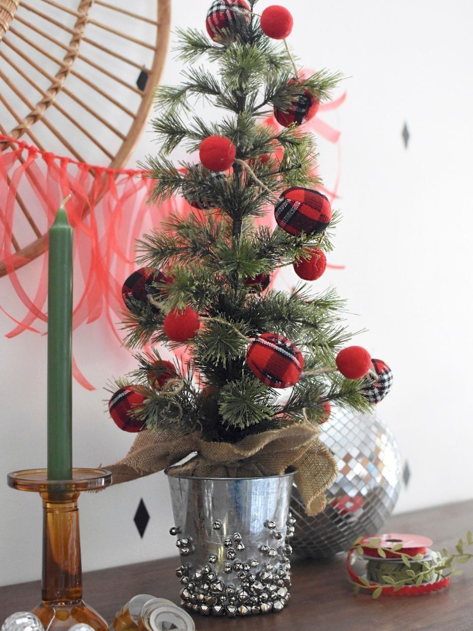 100 Pcs Gold Tiny Bells Craft Mini Bells Christmas Tree Party Decorations
