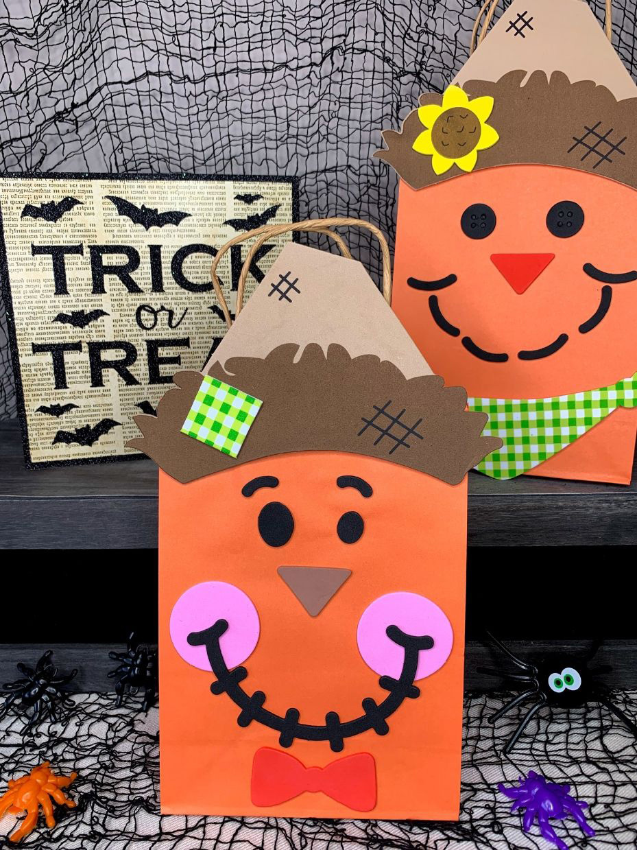  Flying Childhood Halloween Kids Craft Kit Sewing 6 Felt Trick  or Treat Bags Toddlers Crafts : Toys & Games