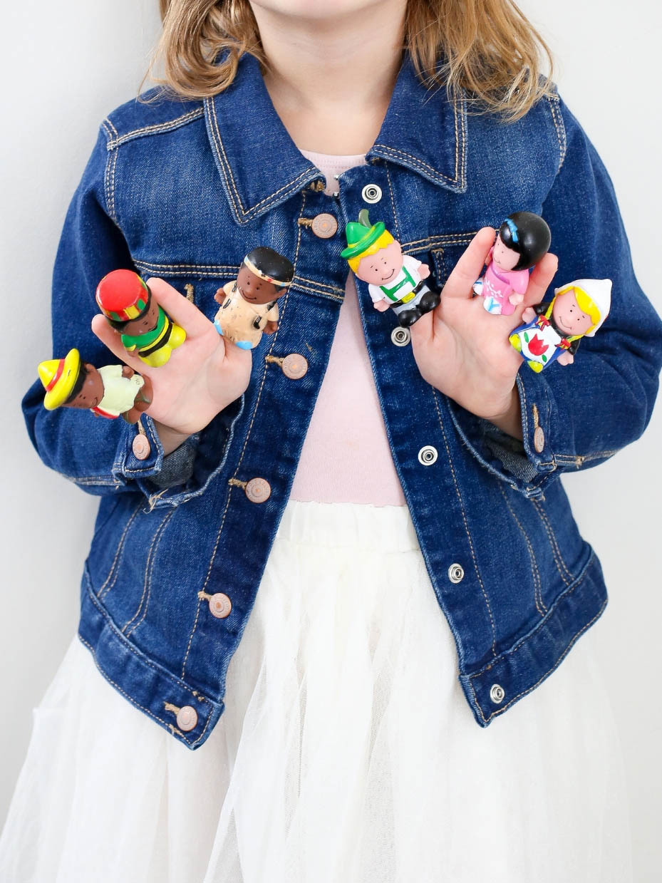Kids Around the World Finger Puppets Song