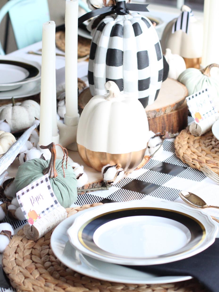 16 Inexpensive Friendsgiving Decor Ideas You'll Want To Copy