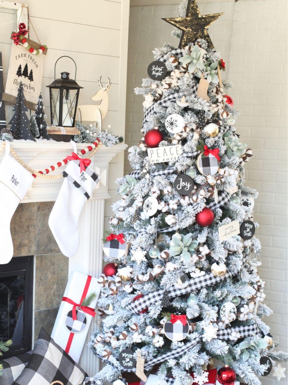 Modern Black and White Farmhouse Christmas Tree