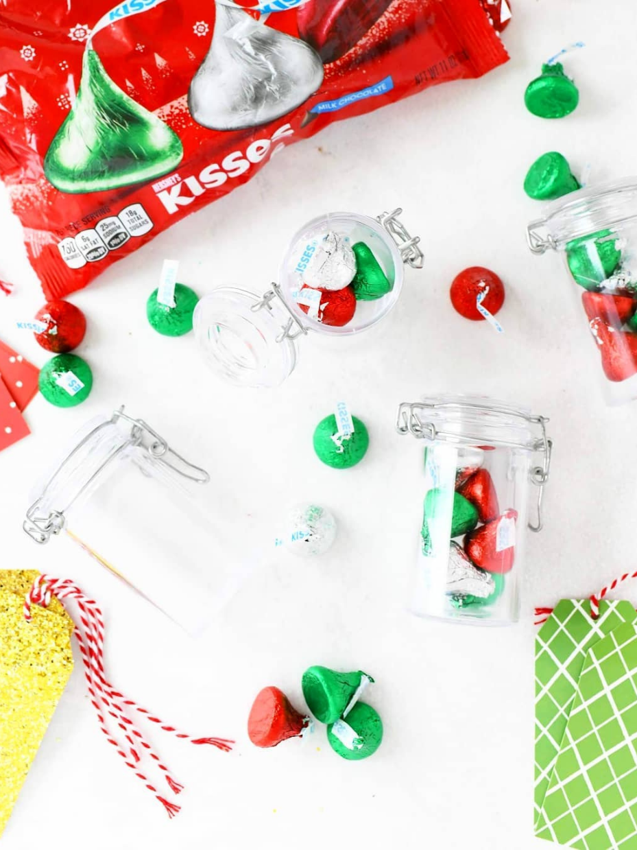 15+ Best Christmas Gift Basket & Door Drop Ideas | Fun365