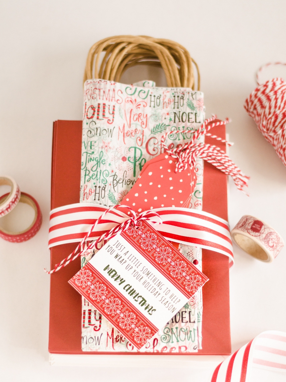 40 of the Best DIY Christmas Gifts to Make in 2020  Neighbor christmas  gifts, Christmas neighbor, Diy christmas gifts