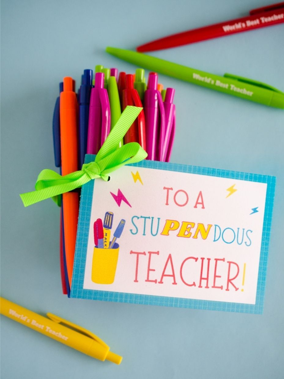 5 Personalized End of Year Teacher Gifts | Fun365