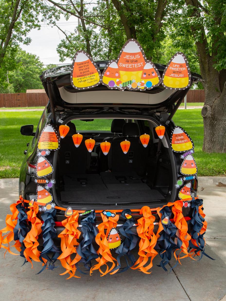 40+ Trunk or Treat Decorating Ideas | Fun365