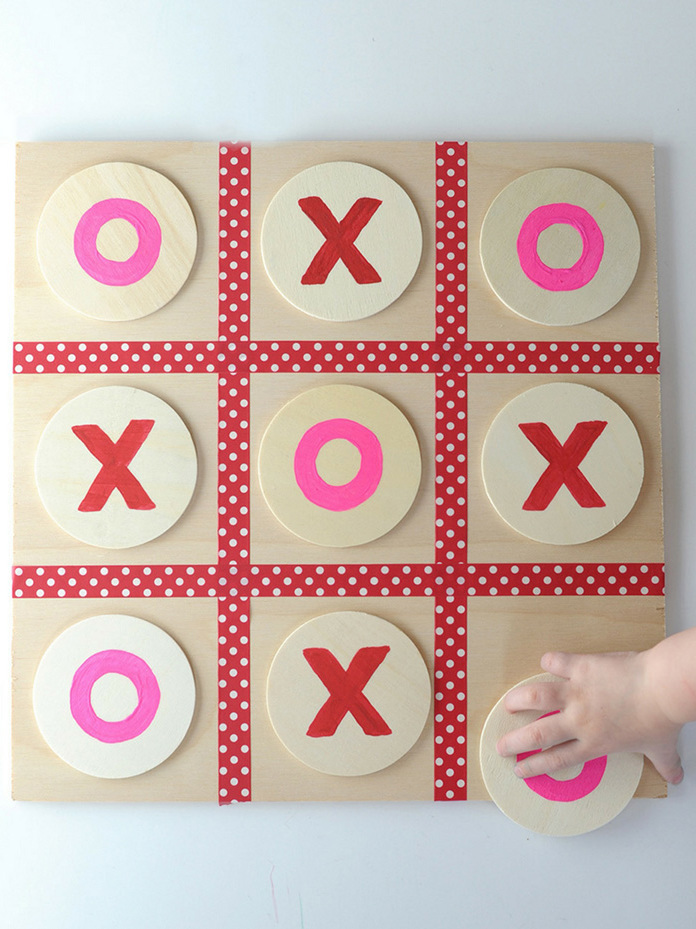 Valentine's Day Tic-Tac-Toe Board