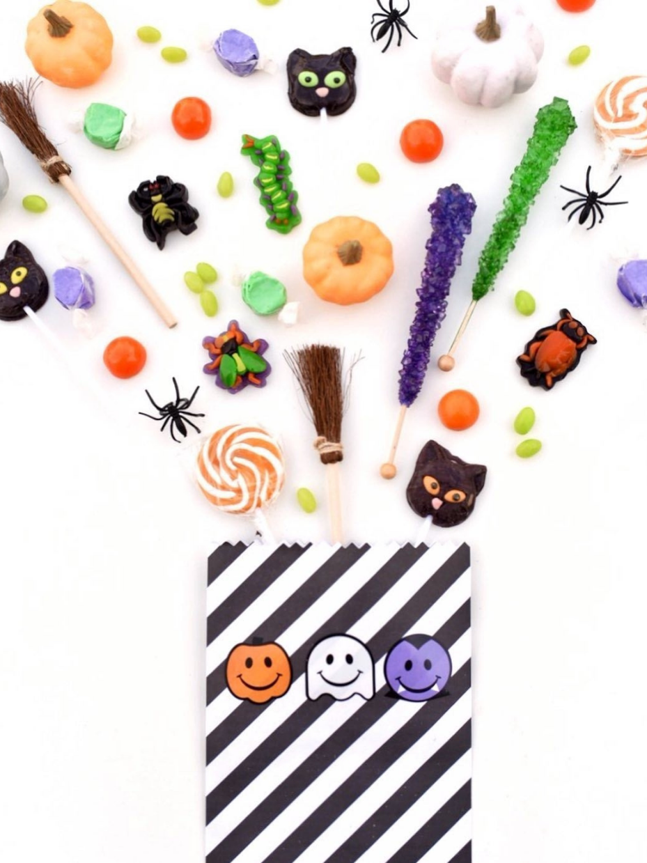 Black and White Candy Filled Boo Bag