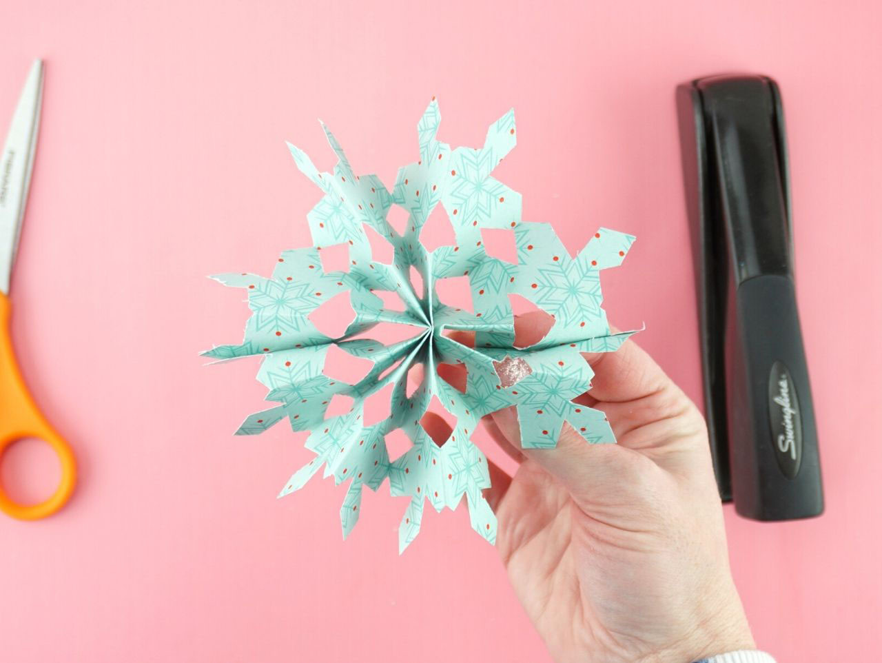 How to Make 3D Paper Snowflake - DIY & Crafts - Handimania