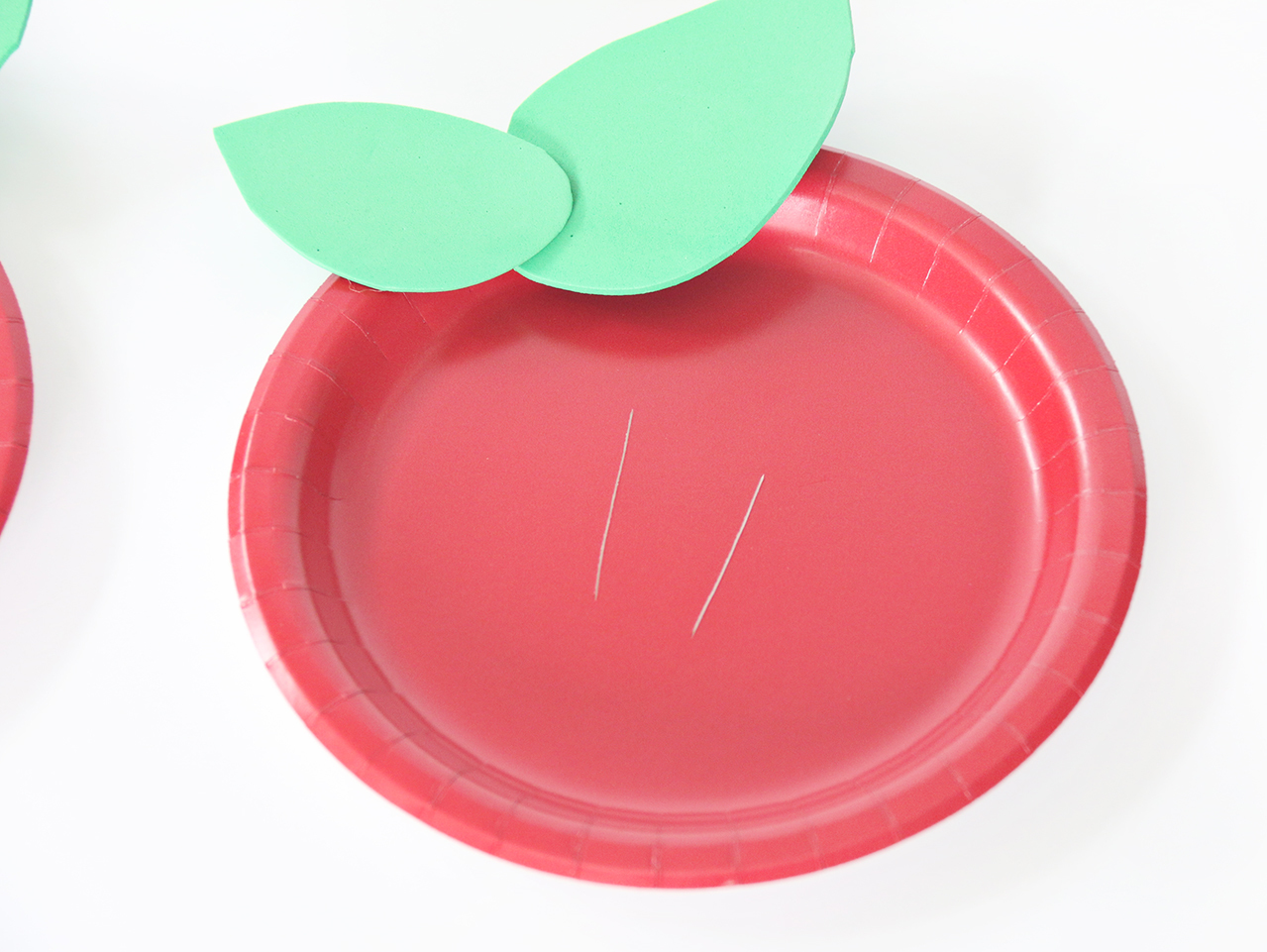 Apple & Worm Paper Plate Craft | Fun365