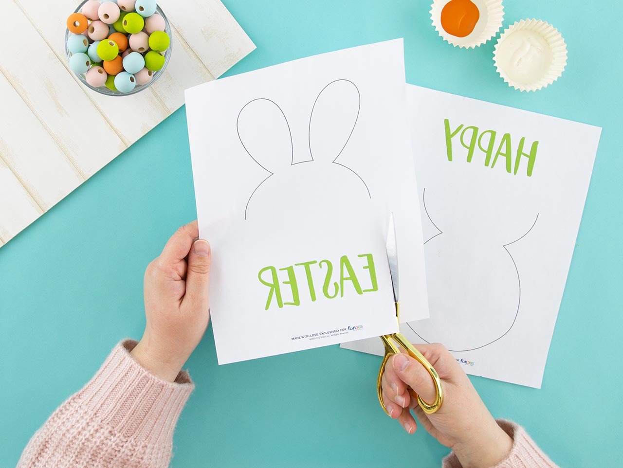Beaded Bunny Easter Sign Idea | Fun365