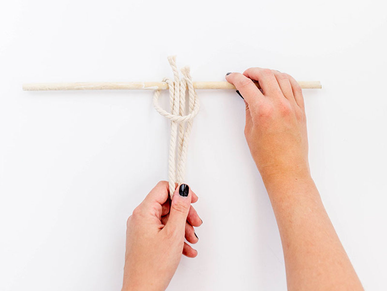 DIY Knotted Rope Wall Hanging