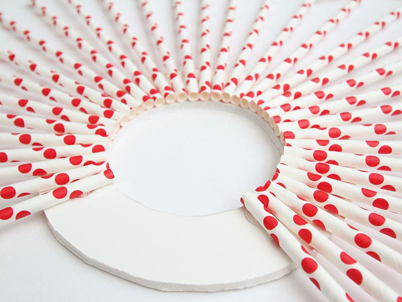 DIY Paper Straw Christmas Wreath - Home Crafts by Ali