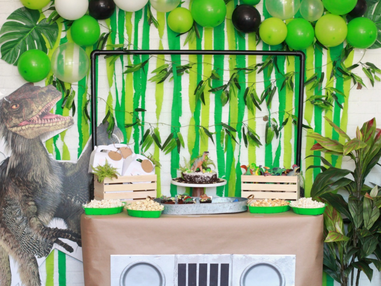 Jurassic World Jeep Dessert Table | Fun365