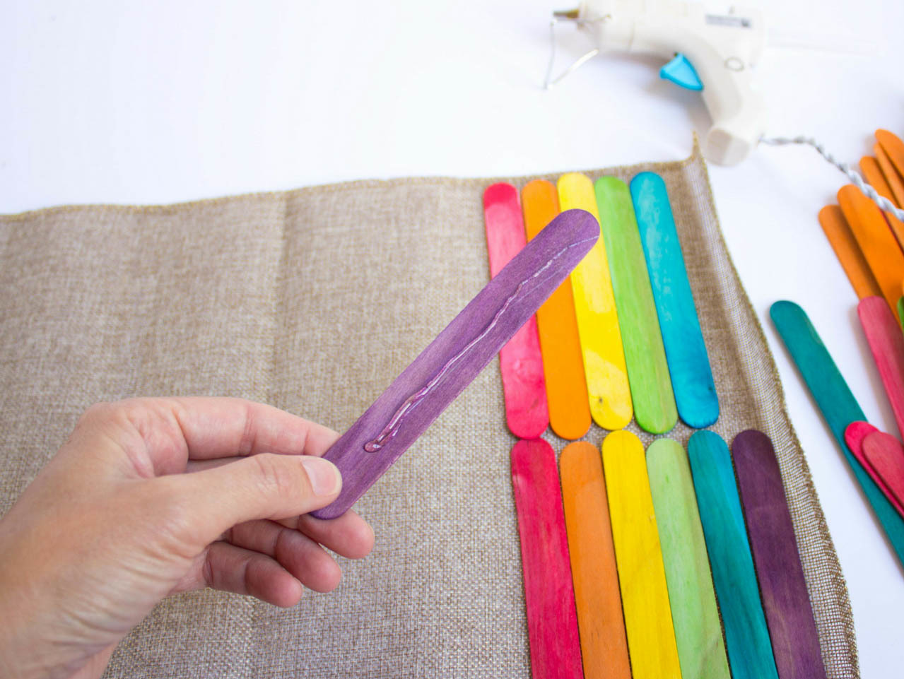 DIY Rainbow Table Runner | Fun365