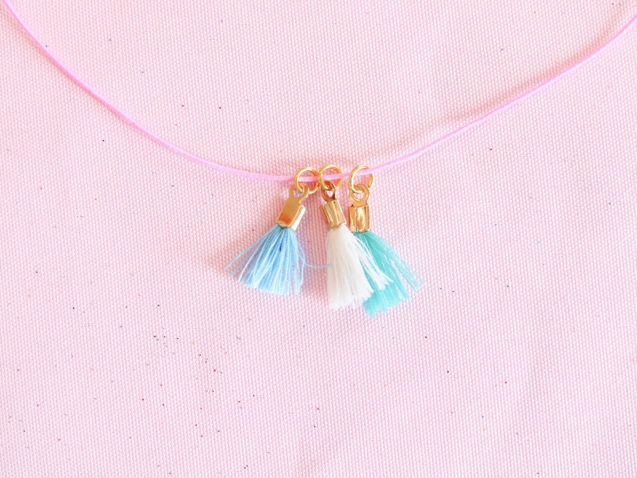 DIY Unicorn Glitter Necklace