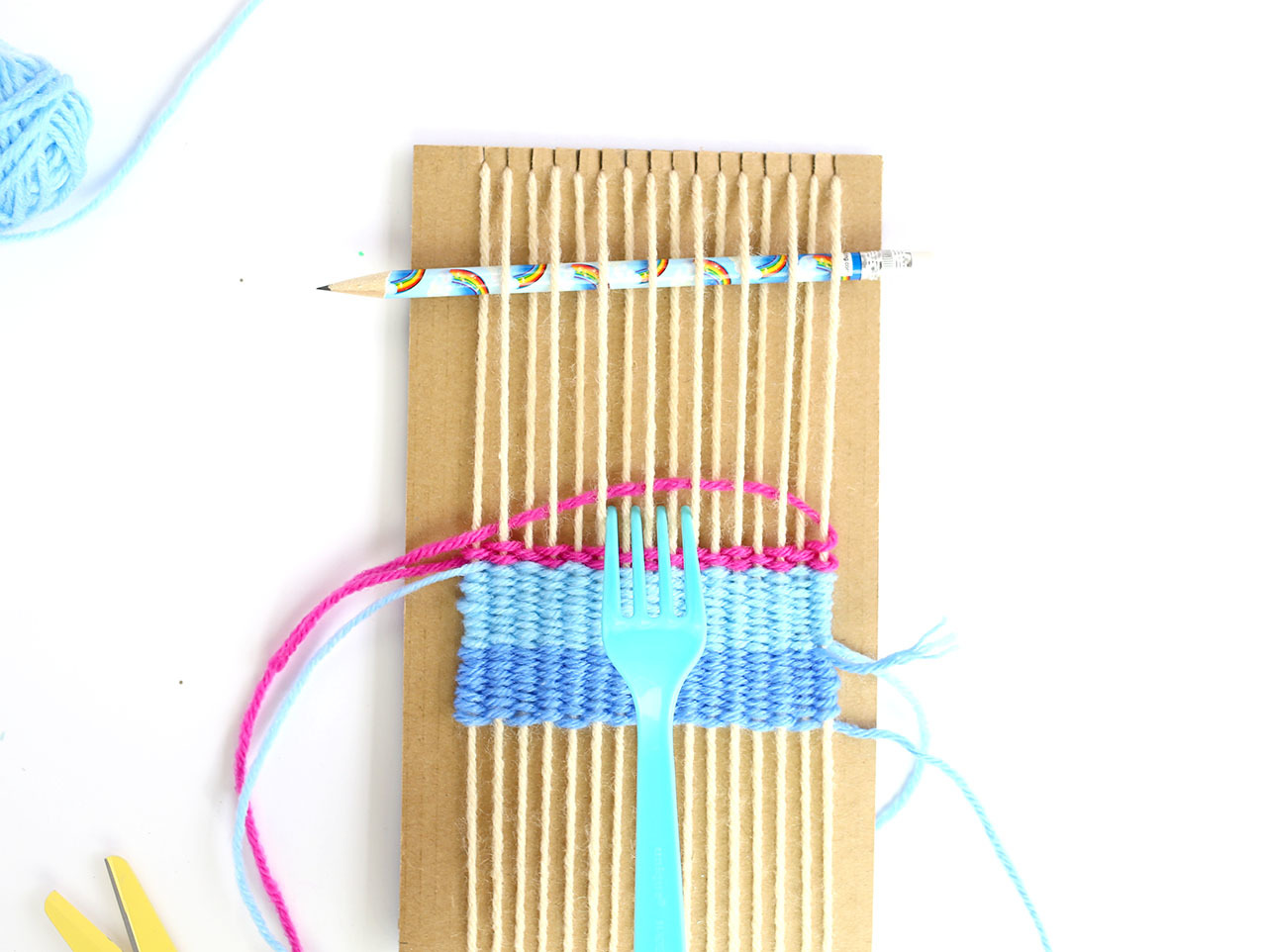 DIY Small Weaving | Fun365