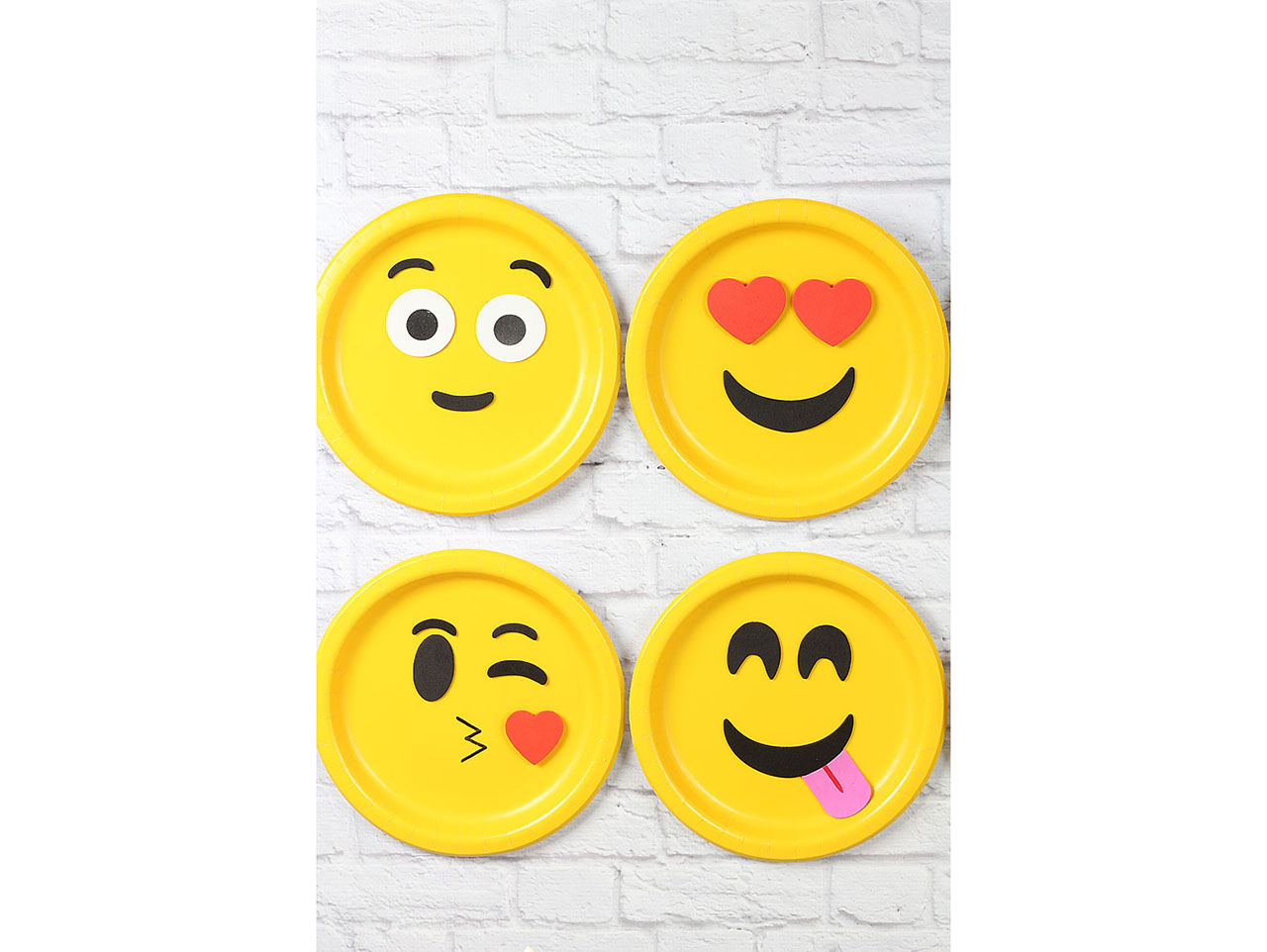 Emoji Backdrop & Party Props | Fun365