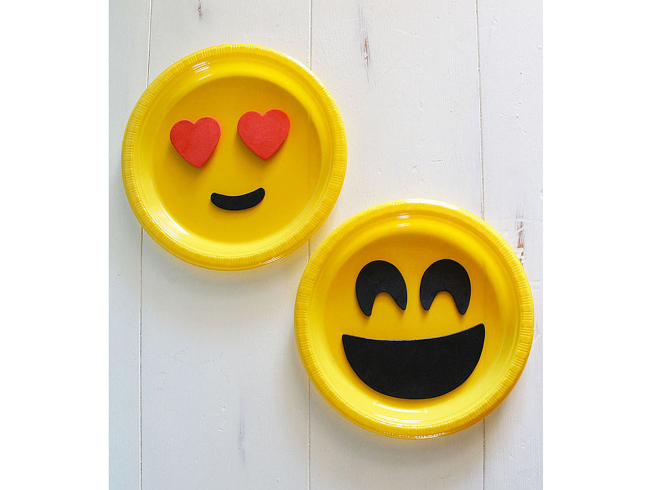 Emoji Party Diy: Party Banner 