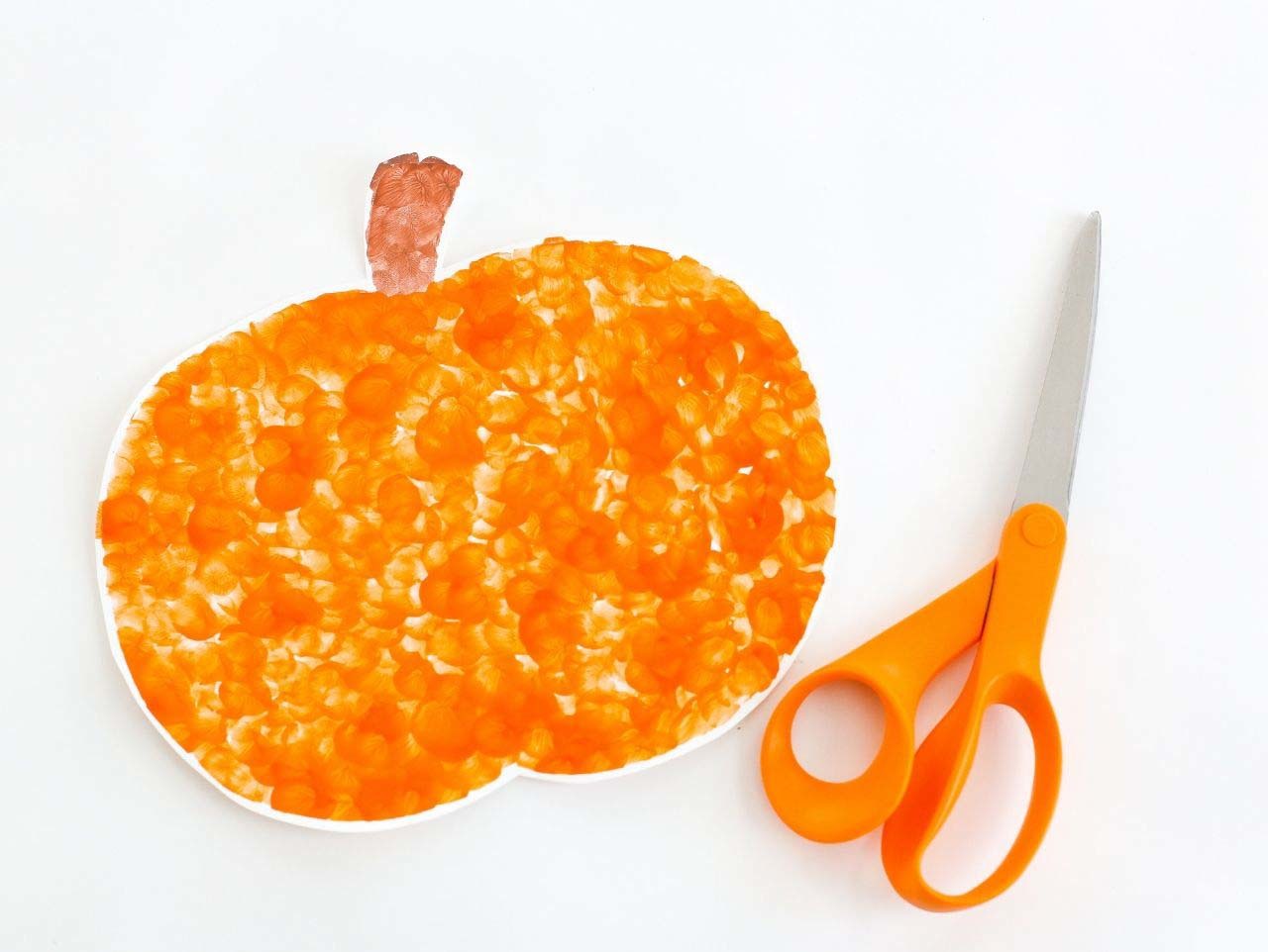 Lil Pumpkin Fingerprint Craft | Fun365