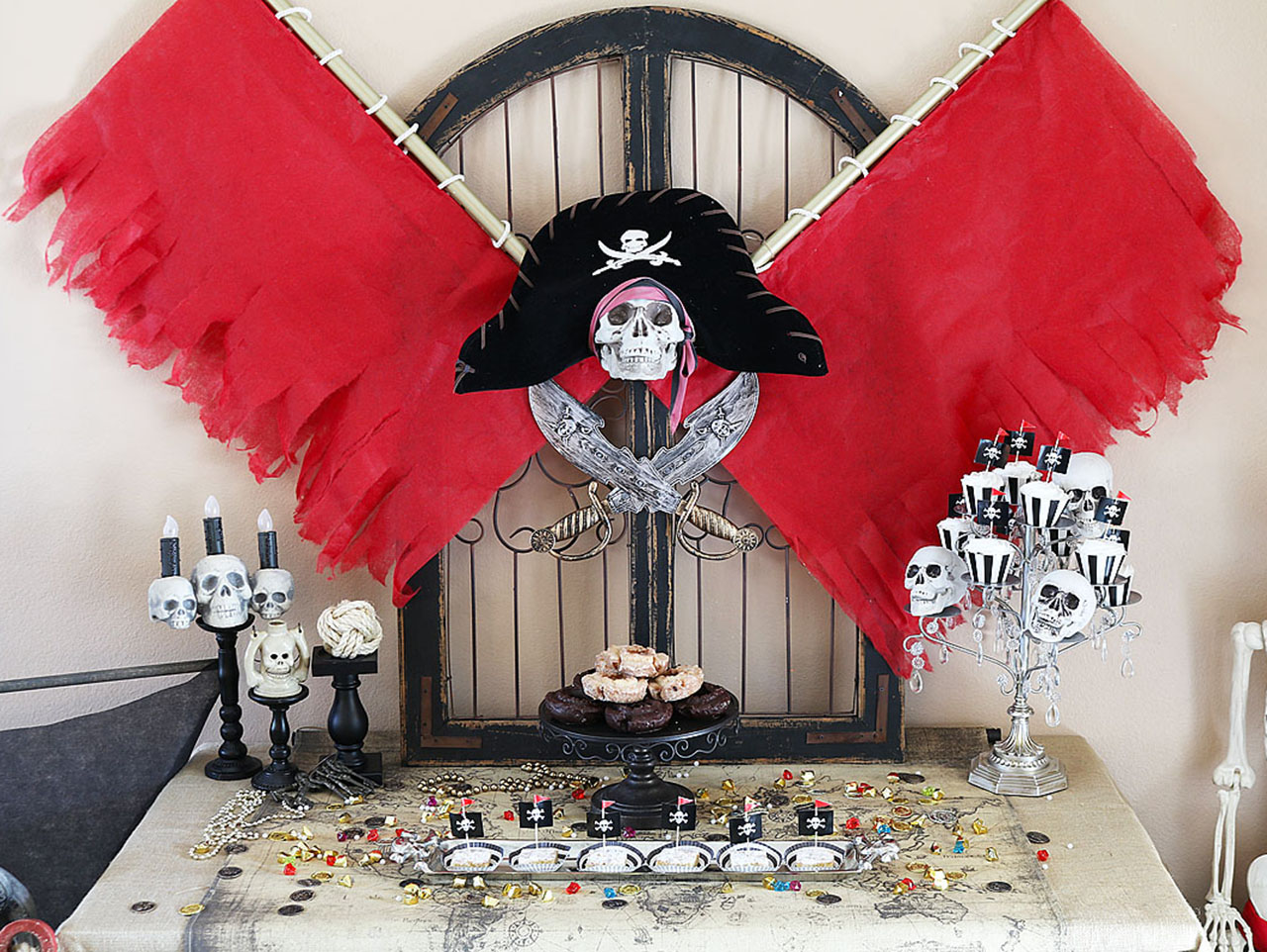 How to Make a Pirate Backdrop | Fun365