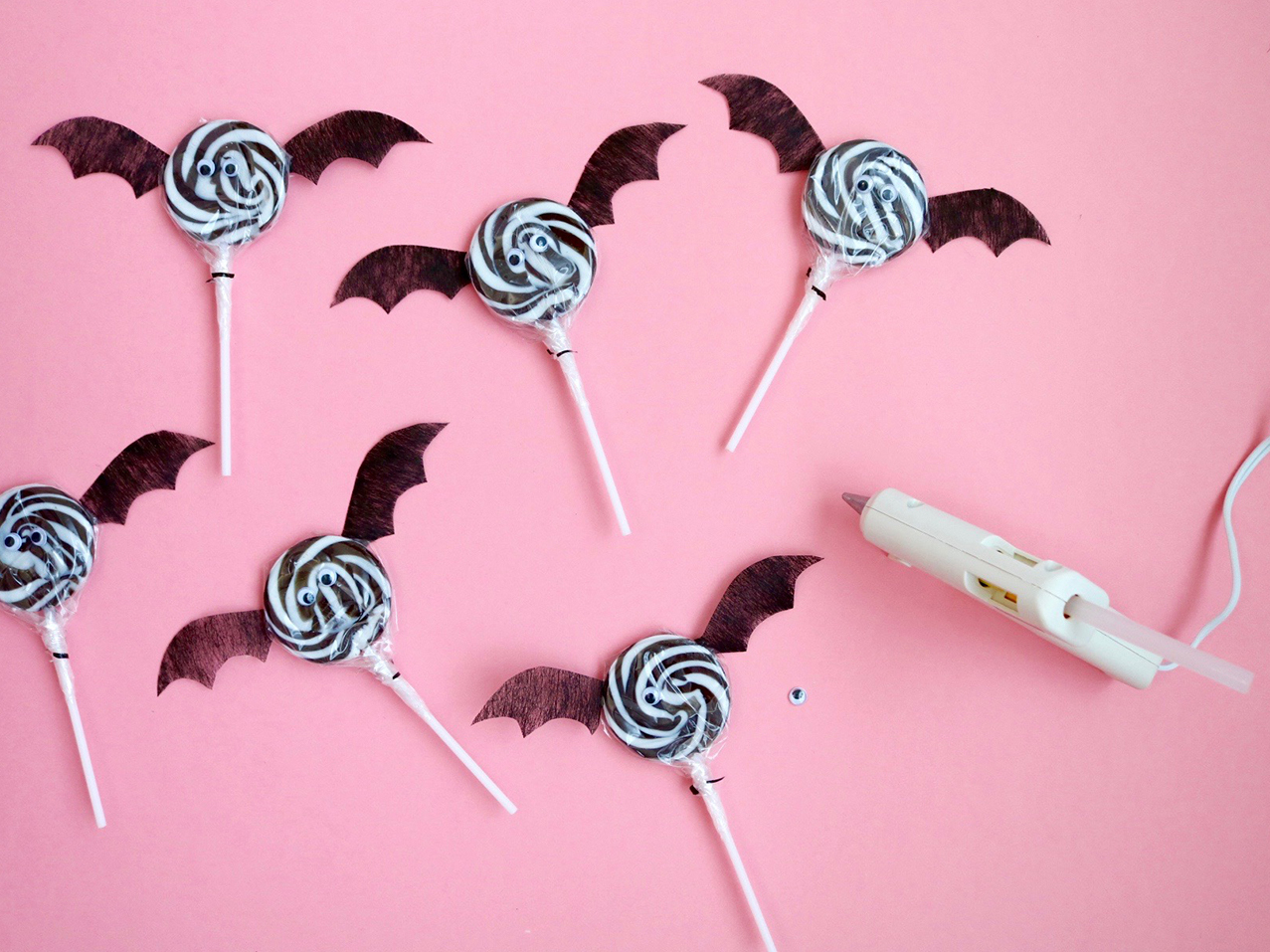 24 Count Black Bat Shaped Lollipop 