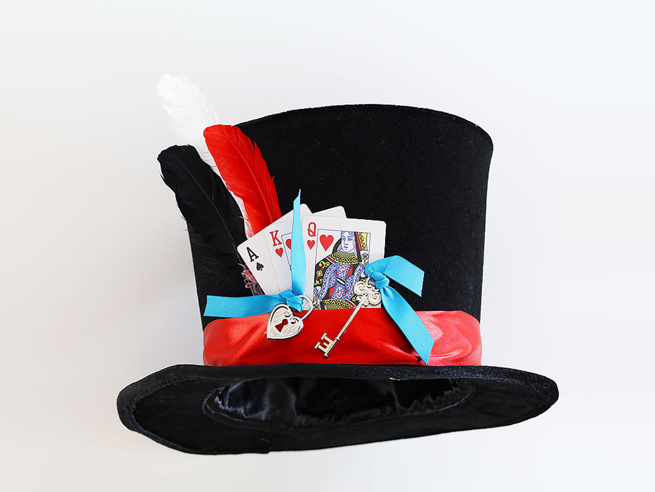 DIY Mad Hatter's Hat Centerpiece | Fun365