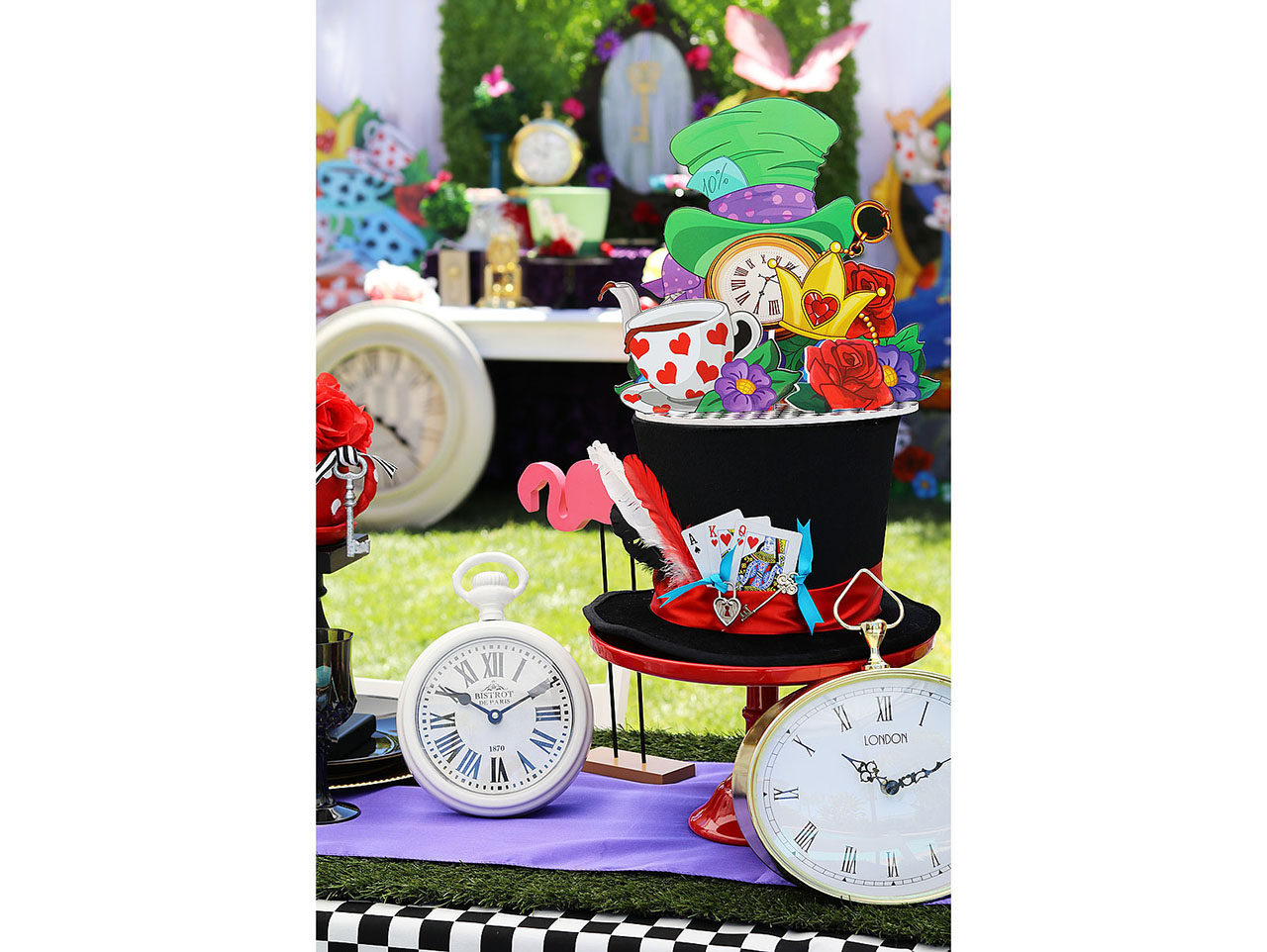 DIY Mad Hatter's Hat Centerpiece | Fun365