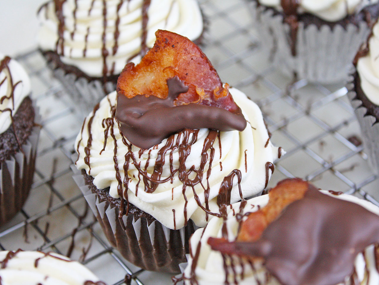 Maple & Bacon Father's Day Cupcake Recipe | Fun365