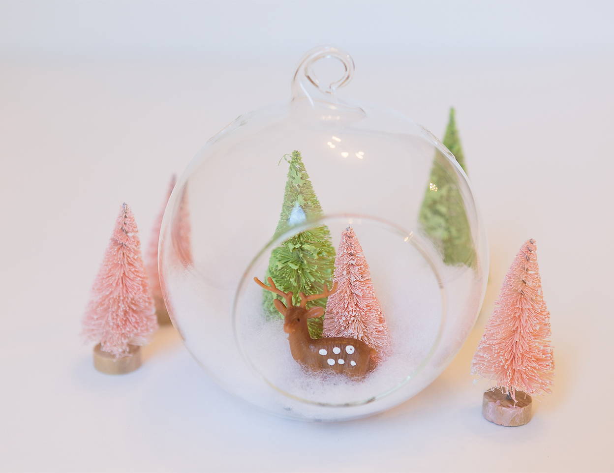 Snow Globe Place Cards | Fun365