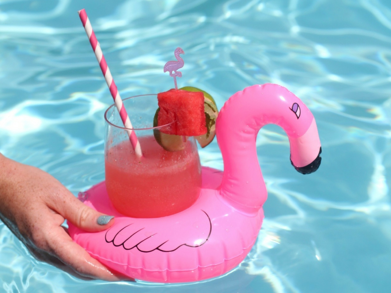 https://cl-drupal.orientaltrading.com/sites/default/files/steps/wide/desktop/2x/pink-flamingo-cocktail-project.jpg