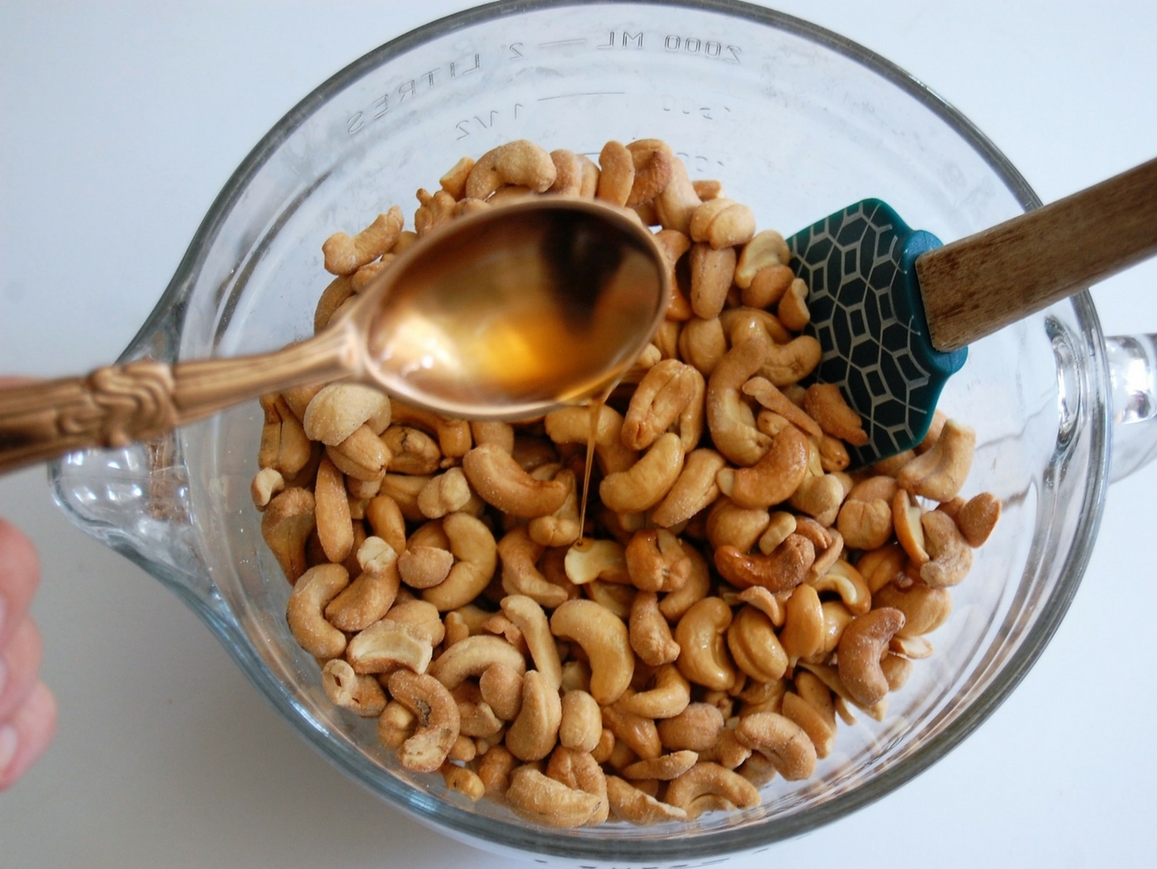 Roasted Rosemary Cashews | Fun365